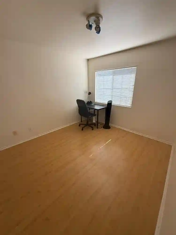 URGENTLY looking for new roommate!!