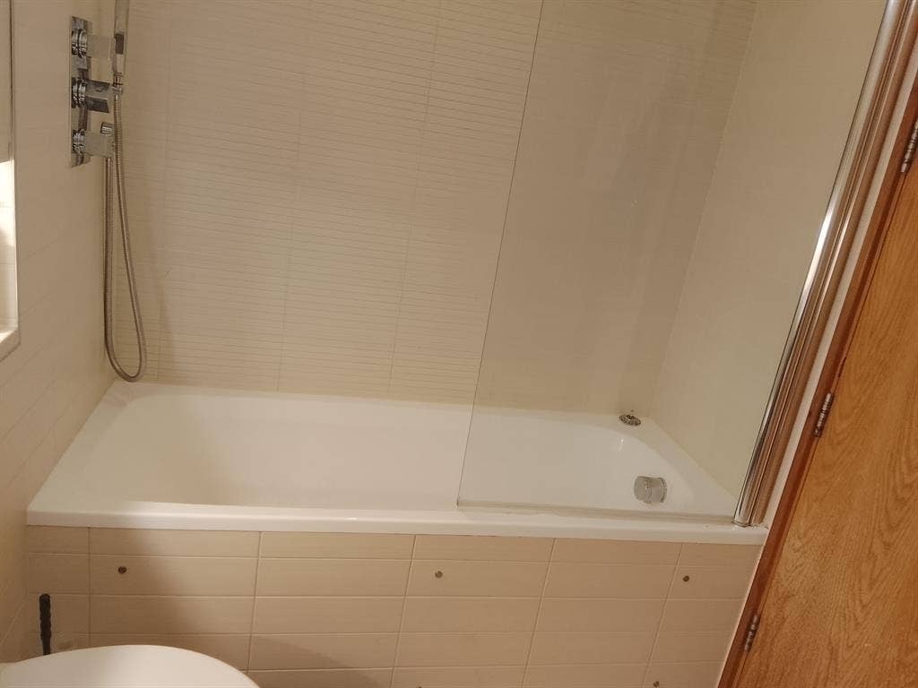 Looking for a room mate/650 euro