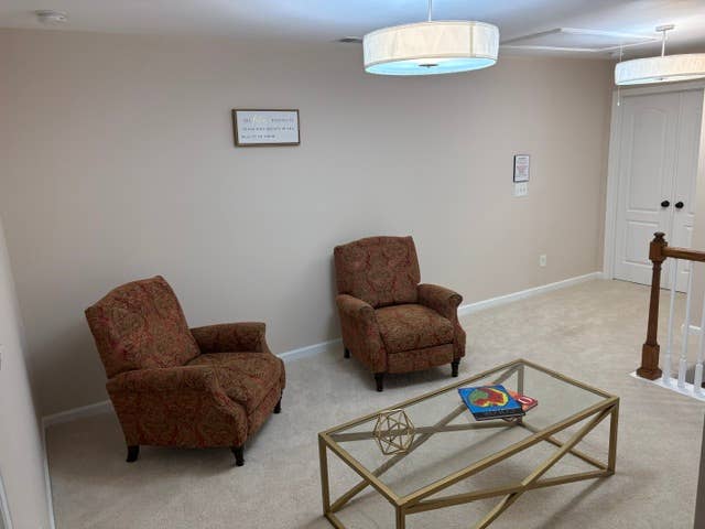 Clean & Quiet Furnished Room