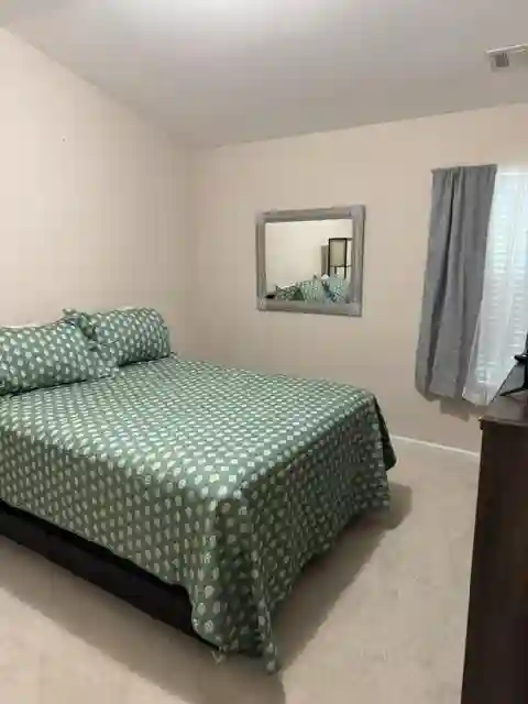 Clean & Quiet Furnished Room