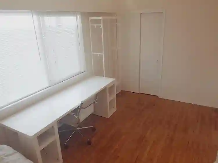 Furnished room in female sharehome!