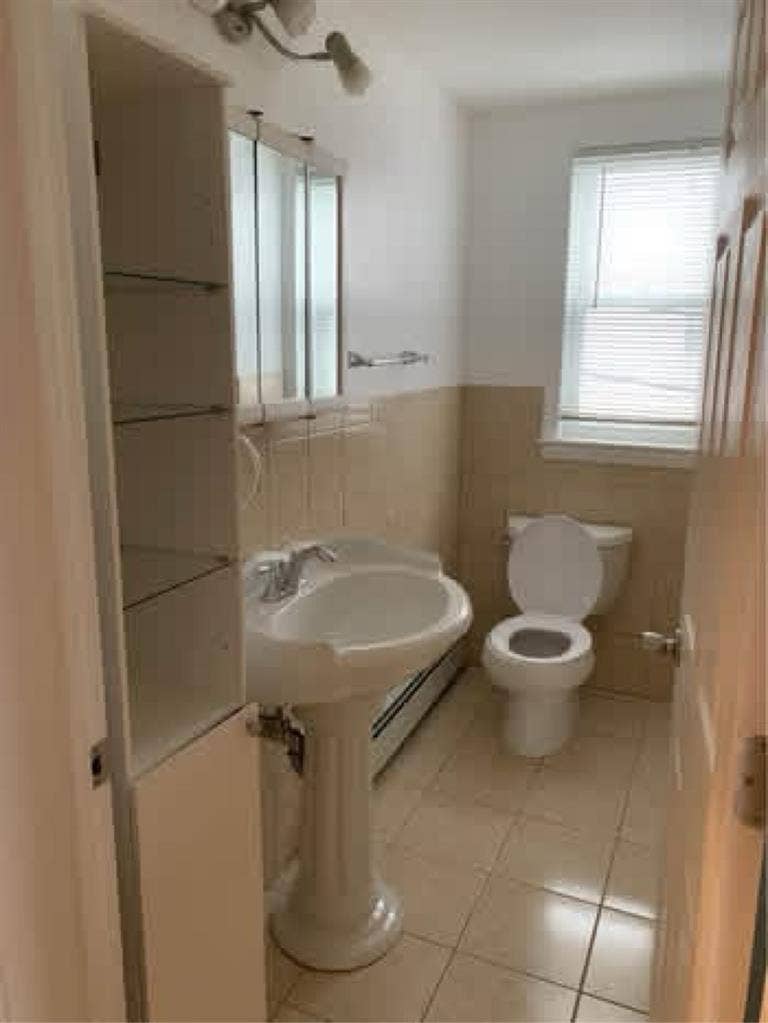Looking for a roommate