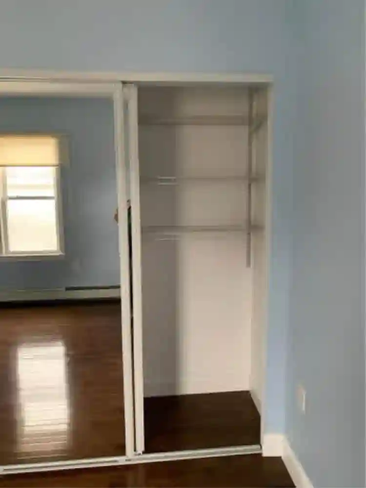 Looking for a roommate