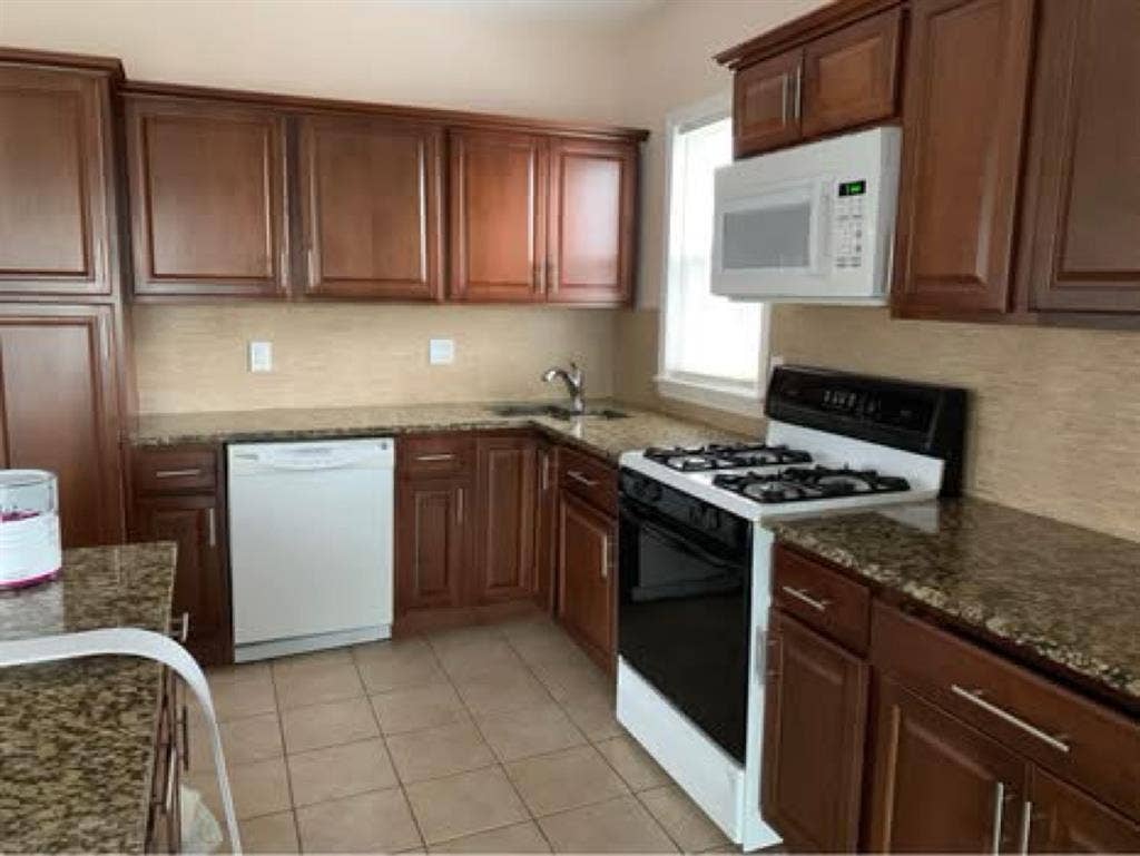Looking for a roommate