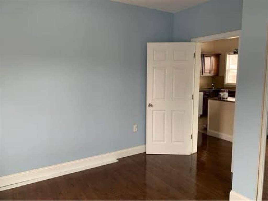Looking for a roommate