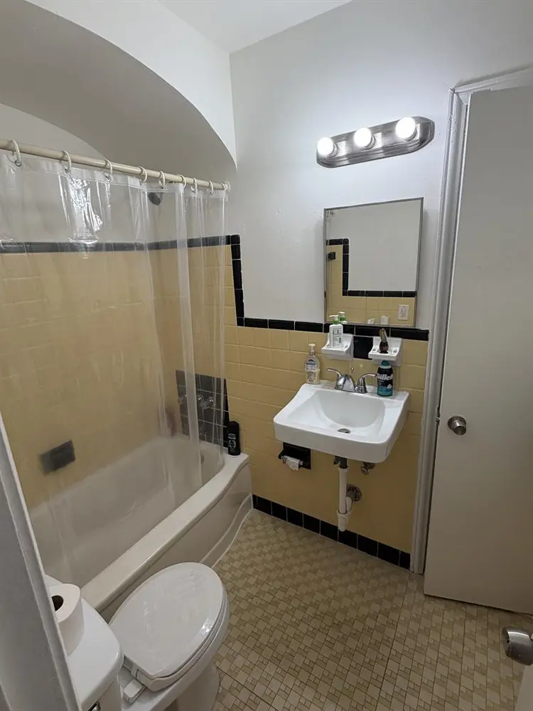 Furnished Studio Available Oct 1