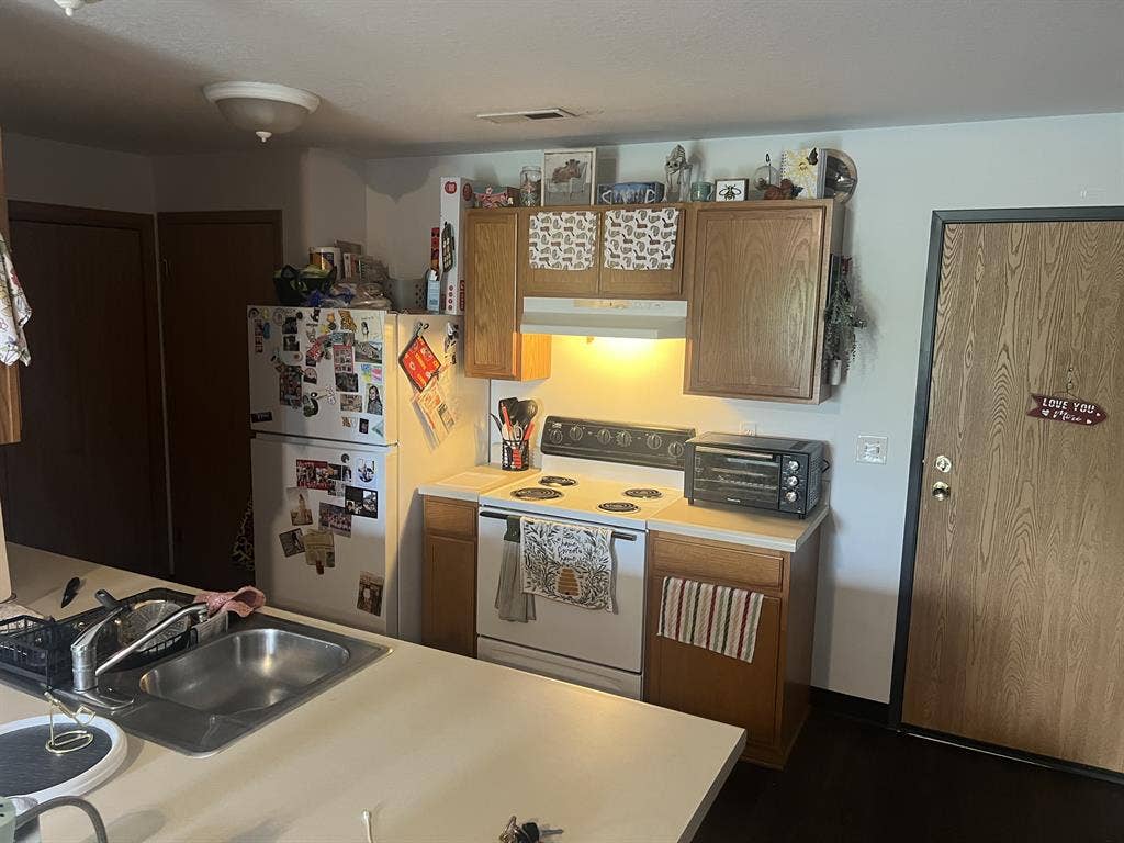 2 Bed / 2 Bath suite available now!