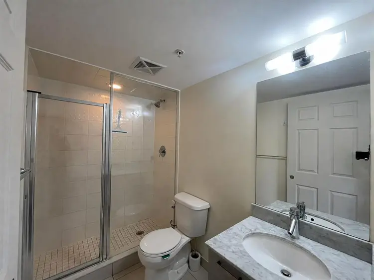 ✨ RARE FIND - MASTER BEDROOM