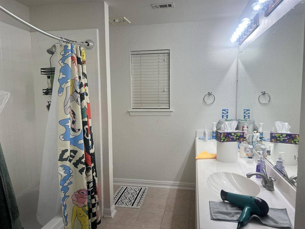 2 private rooms for rent!!!