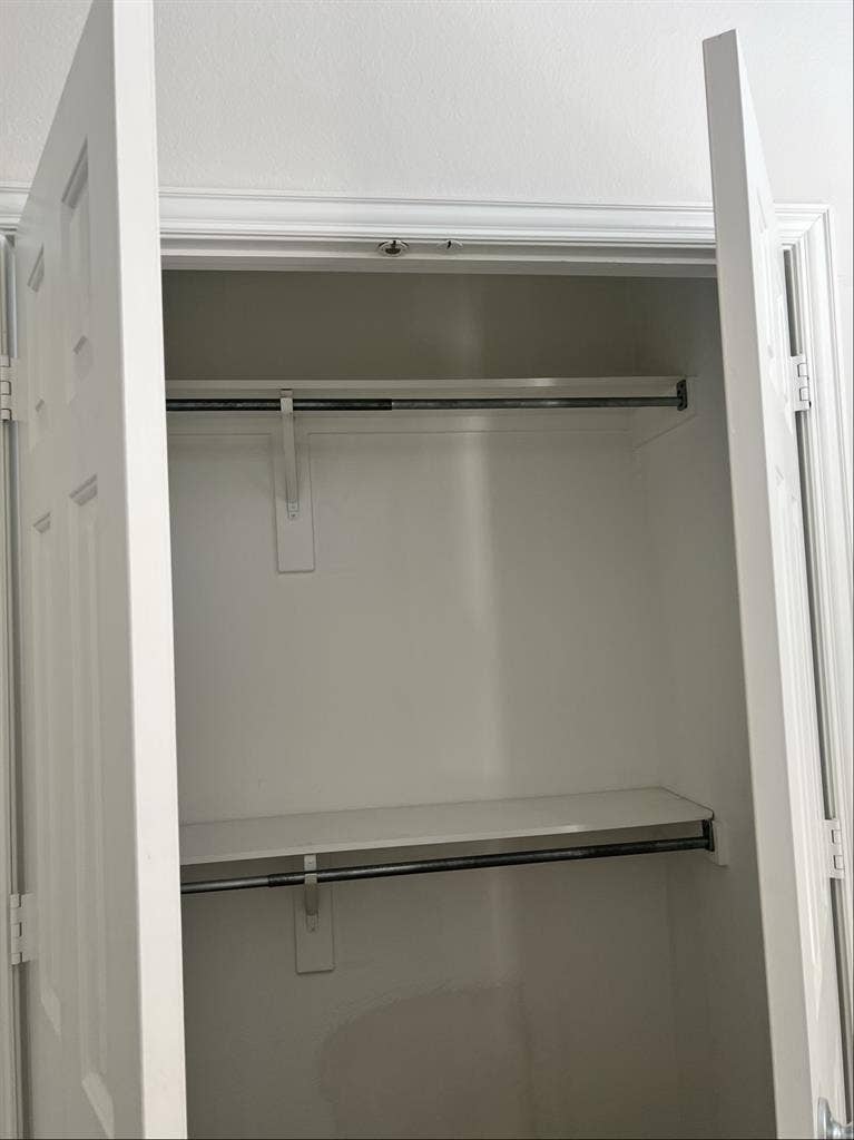 2 private rooms for rent!!!
