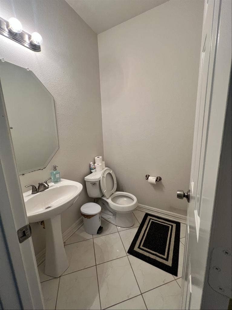 2 private rooms for rent!!!