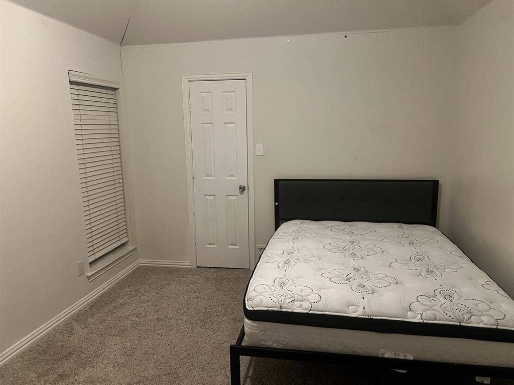 2 private rooms for rent!!!