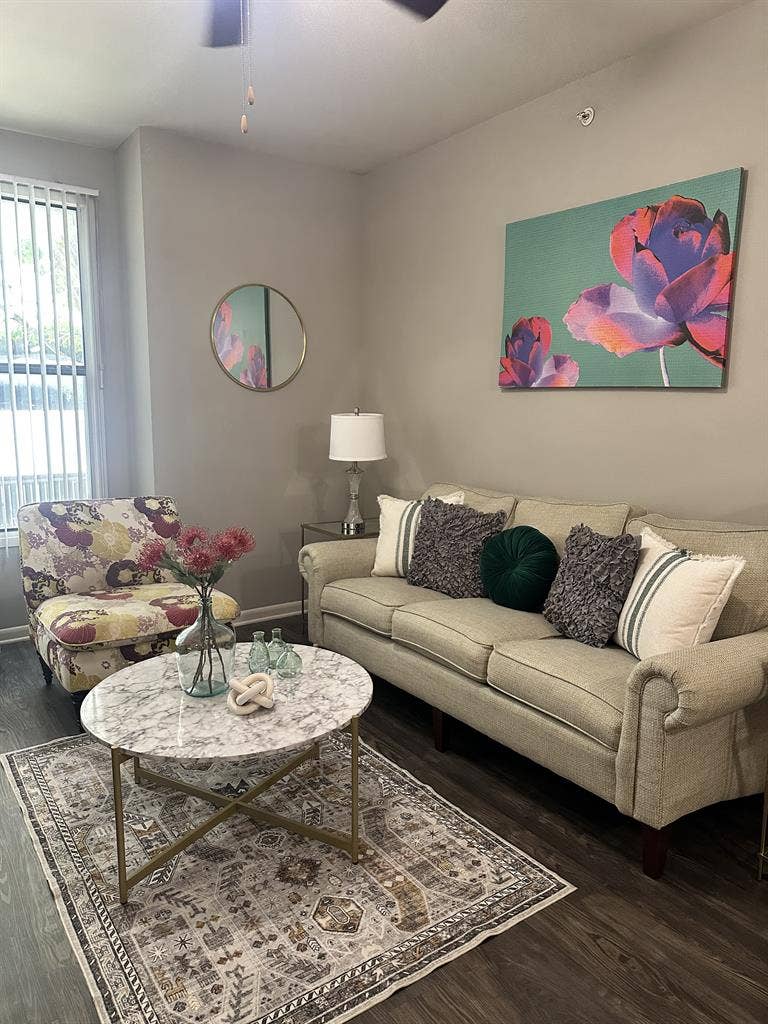 Cozy and comfortable 1Bed / 1 Bath