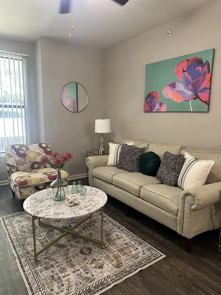 Cozy and comfortable 1Bed / 1 Bath