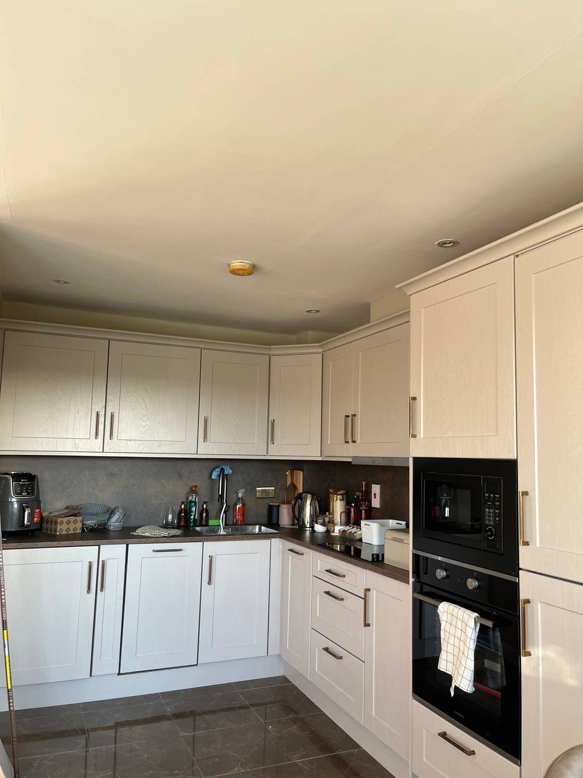 🏠 ENSUITE ROOM AVAILABLE IN D15