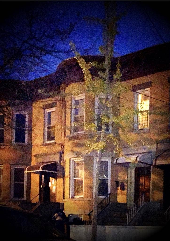 $1450! OZONE PARK NEAR A TRAIN