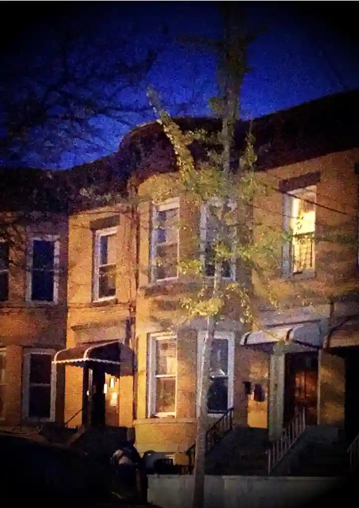 $1450! OZONE PARK NEAR A TRAIN