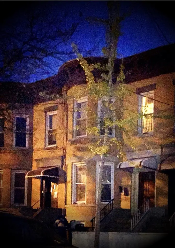 $1450! OZONE PARK NEAR A TRAIN