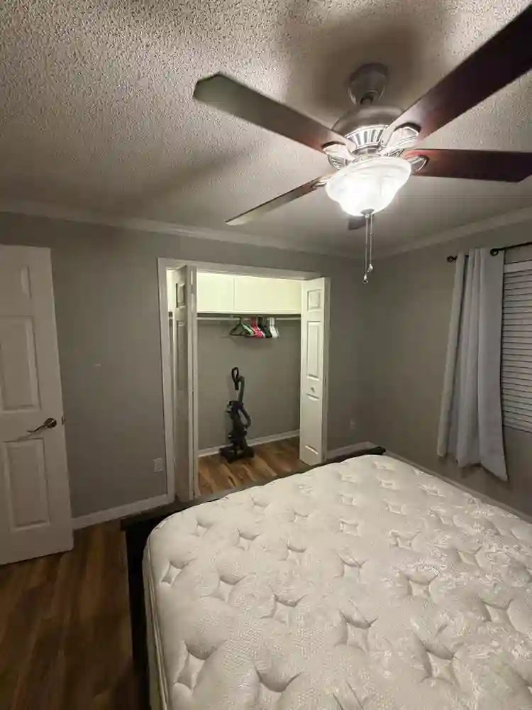 Roommate Wanted!
