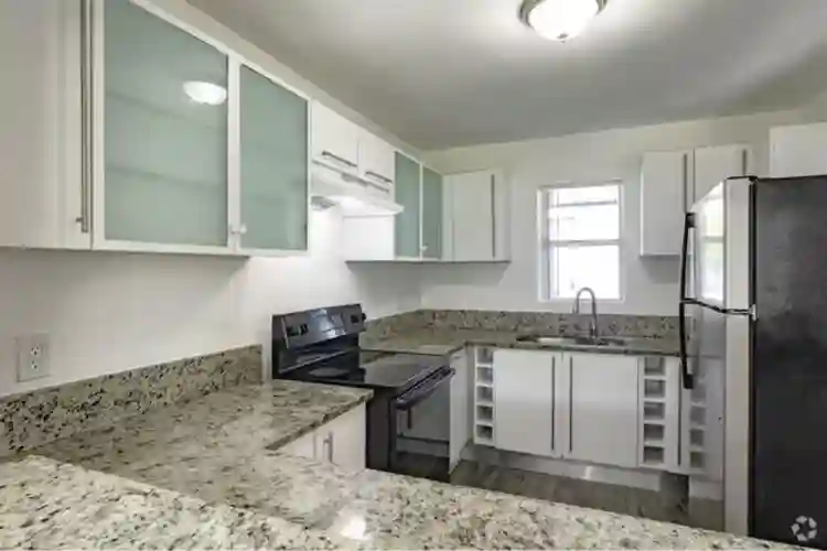 Private Room in 2 Bedroom Townhome