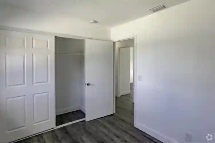 Private Room in 2 Bedroom Townhome