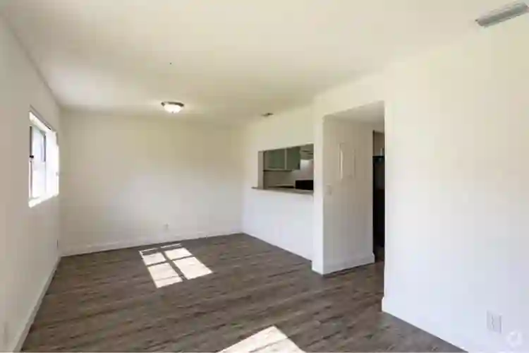 Private Room in 2 Bedroom Townhome