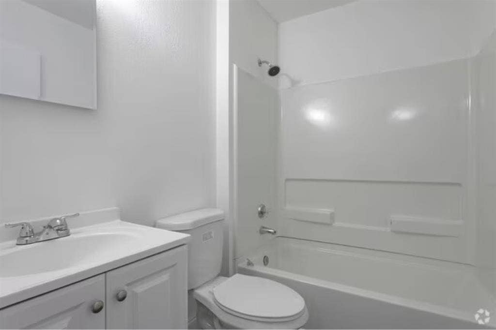Private Room in 2 Bedroom Townhome