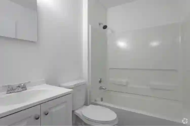 Private Room in 2 Bedroom Townhome