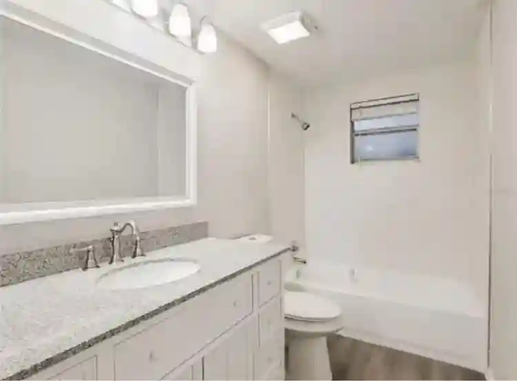 ROOM FOR RENT – CLEARWATER, FL