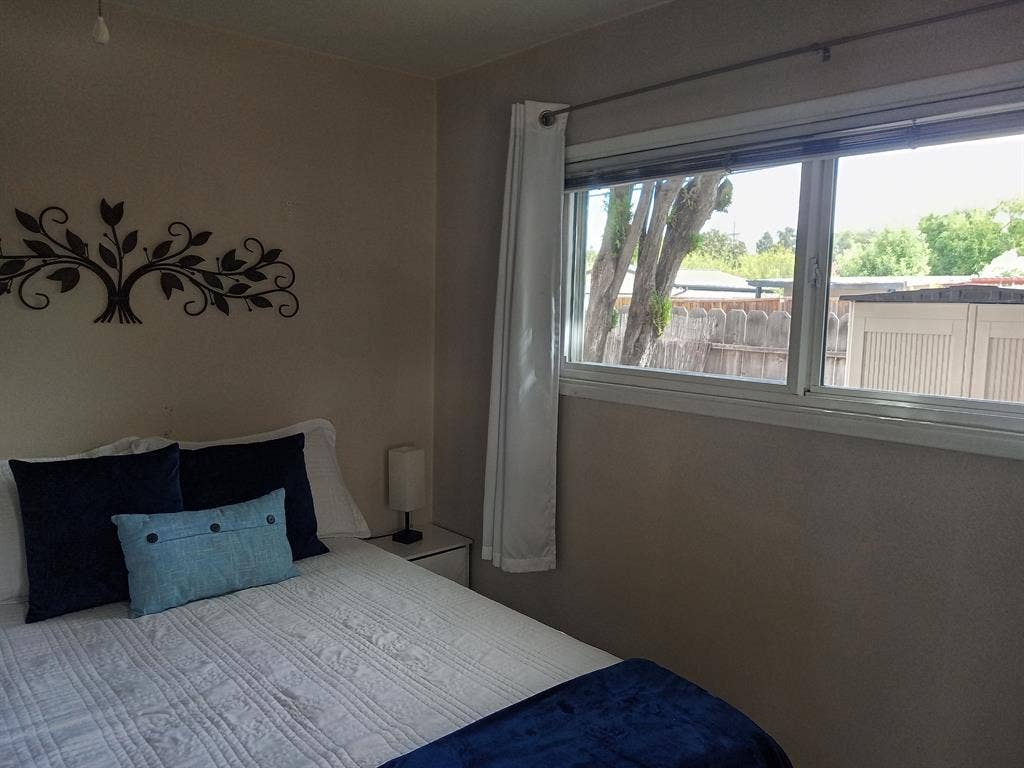 Room for rent in a three bdrm house