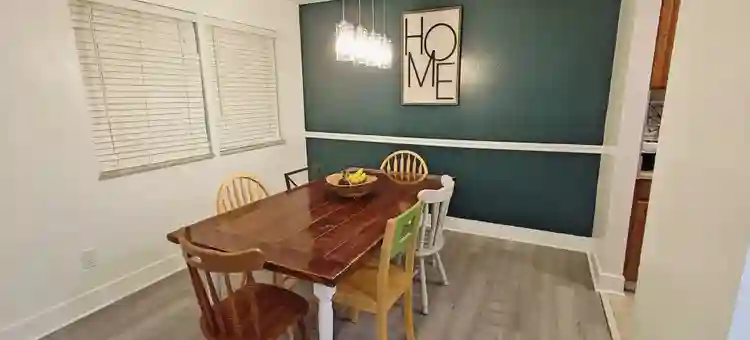 BED+PRIVATE BATH NEAR HCA OAKS MALL