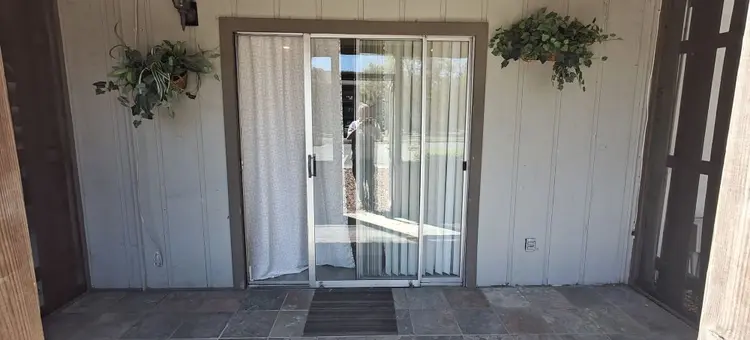 BED+PRIVATE BATH NEAR HCA OAKS MALL