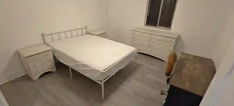 BED+PRIVATE BATH NEAR HCA OAKS MALL