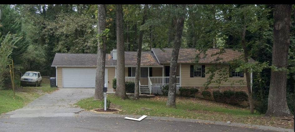 Large Master Suite + Utilities!