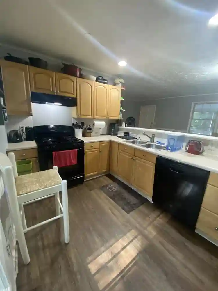 Large Master Suite + Utilities!
