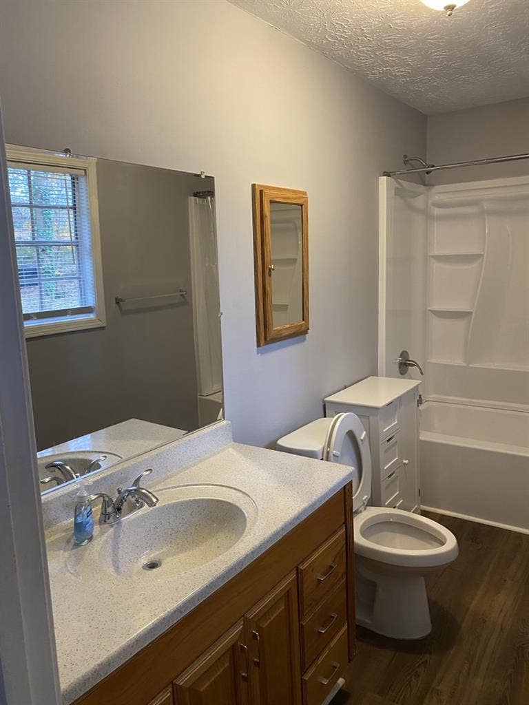 Large Master Suite + Utilities!