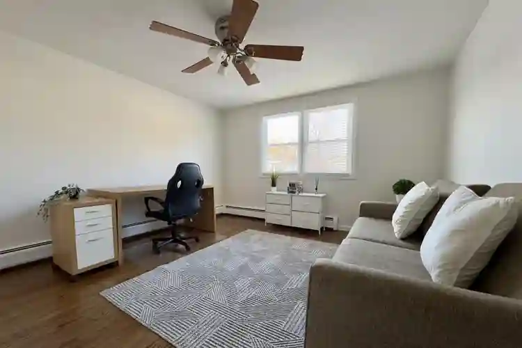Cozy 2-bedroom & 1-office apartment