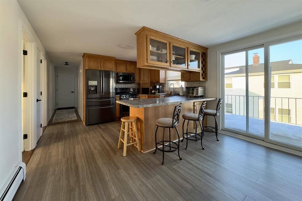 Cozy 2-bedroom & 1-office apartment