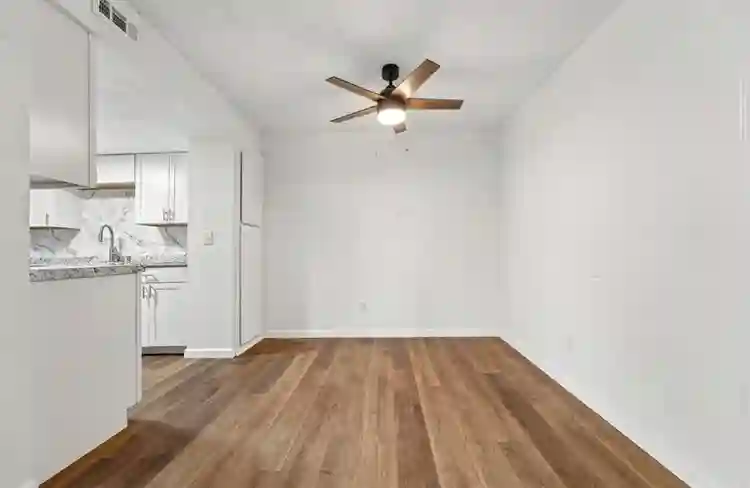 Available for immediate move in