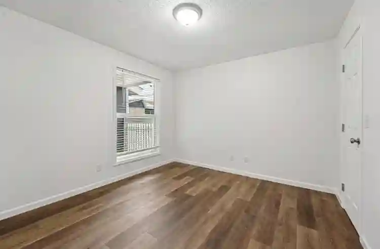 Available for immediate move in