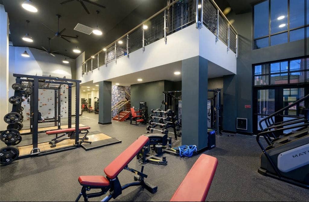 Sublease @ The Standard