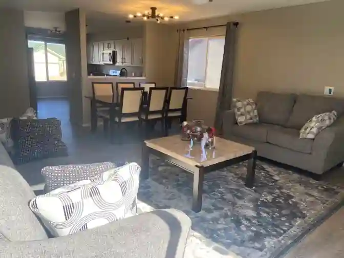 Single room rental in 5B3B home