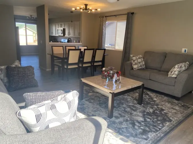 Single room rental in 5B3B home
