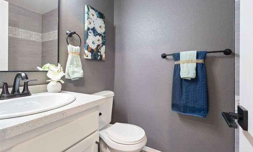 Single room rental in 5B3B home