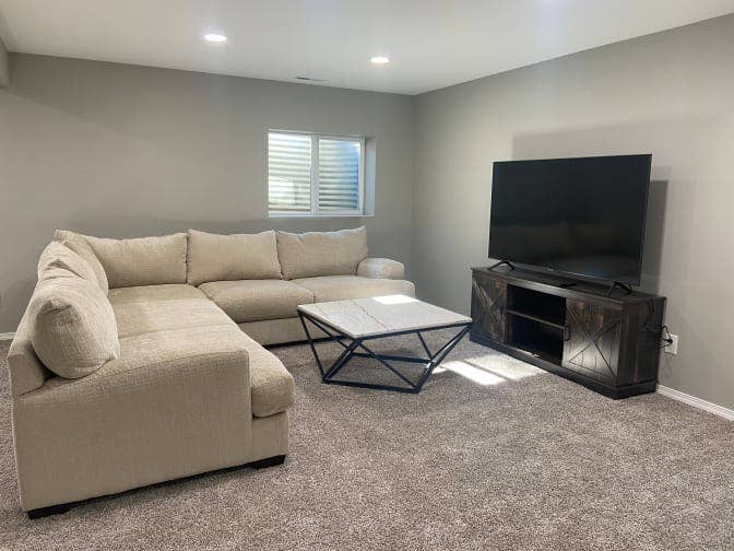 Single room rental in 5B3B home