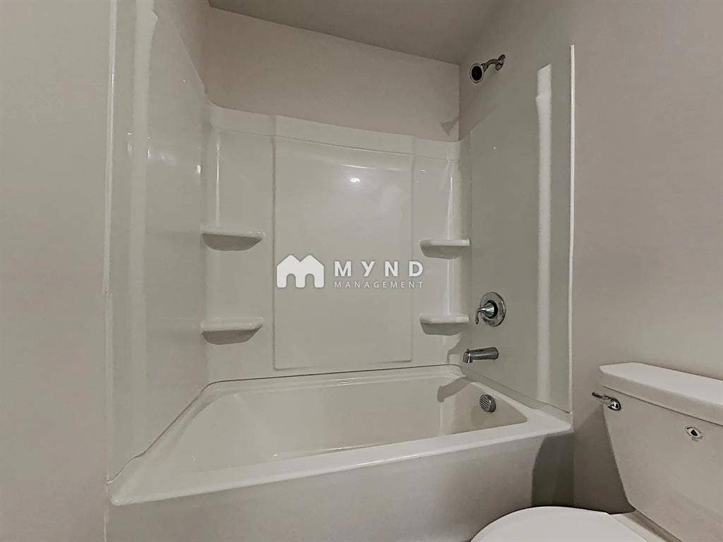 6 BR in Charlotte