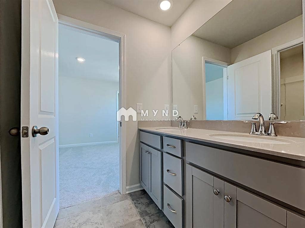 6 BR in Charlotte