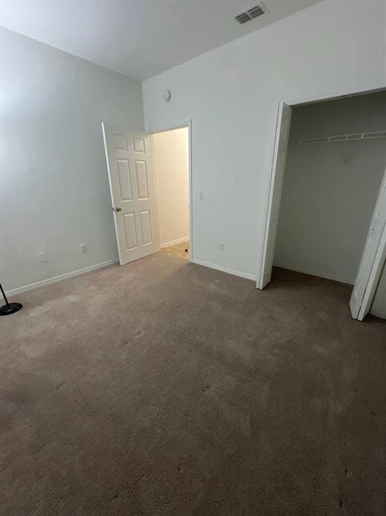 Looking for Roomie Until Lease Ends