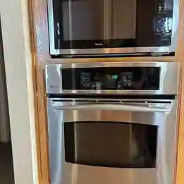 A large master bedroom for rent