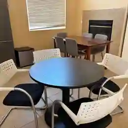 A large master bedroom for rent